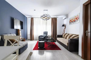 2 Designer Apartments Seconds Away From Тhe Main Street, FREE Parking